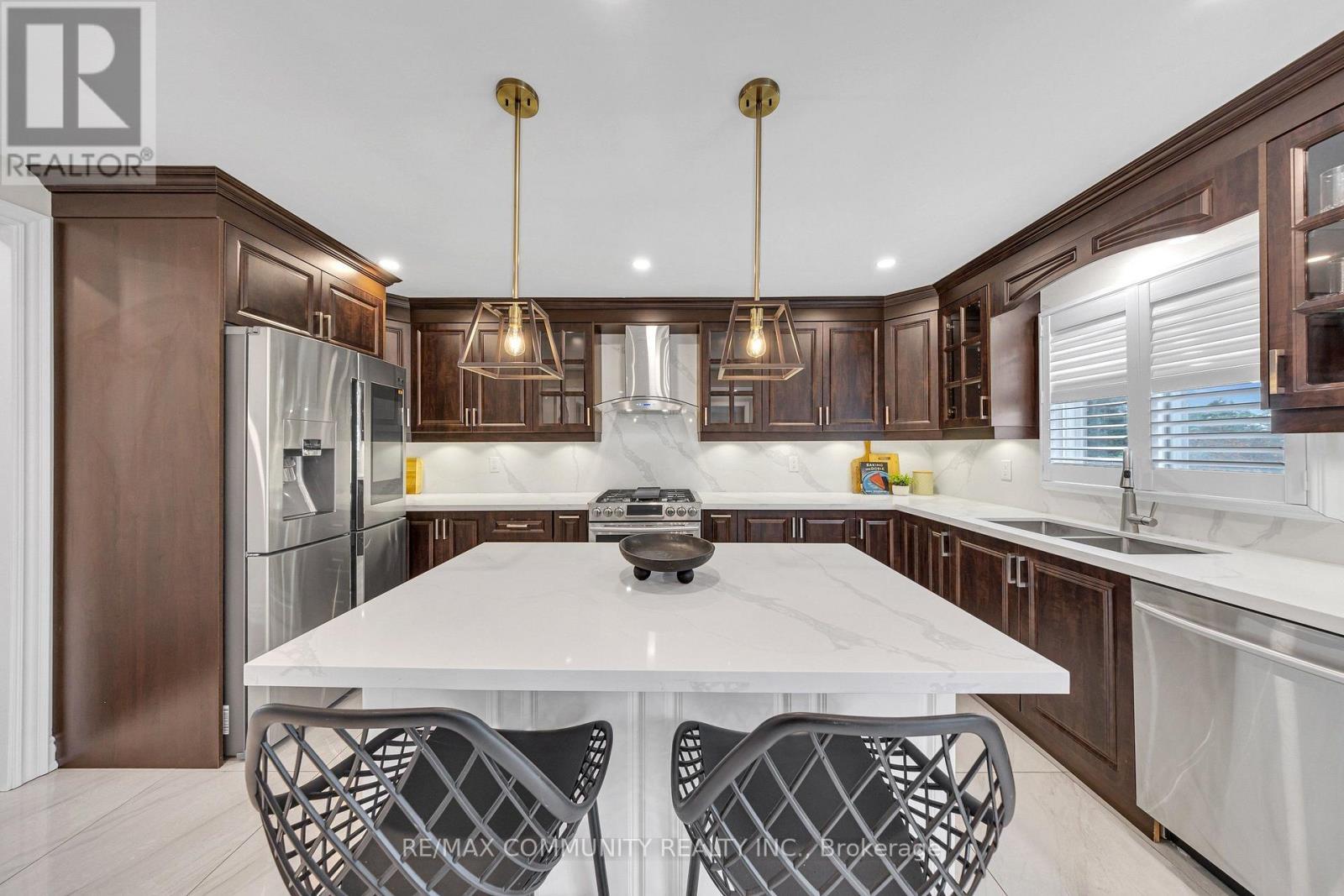 43 Fieldwood Drive, Toronto, ON