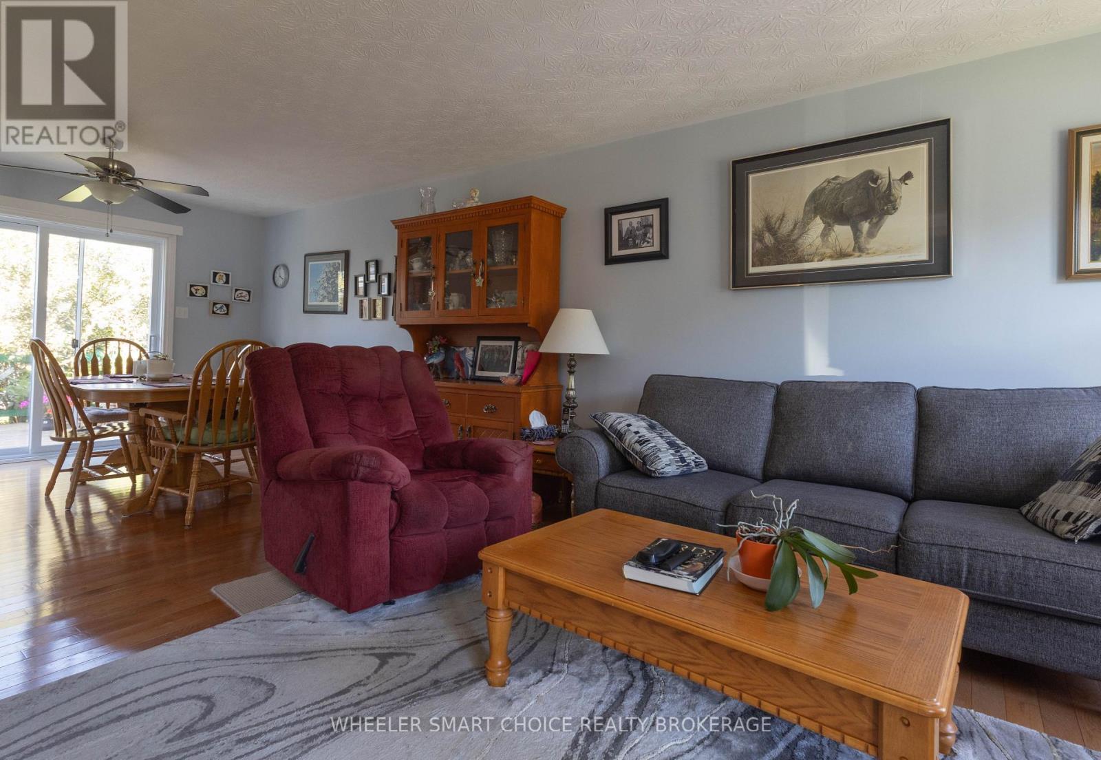 Living room is combined with the dining room - 78 Maple Street, South Stormont, ON