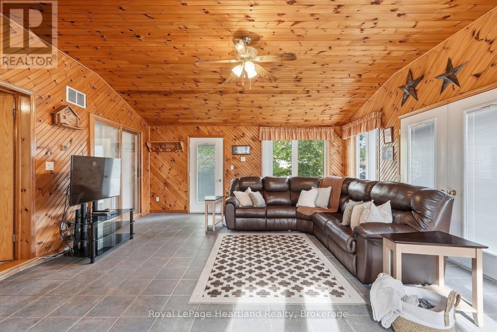 156 Queen Street S, Minto, ON