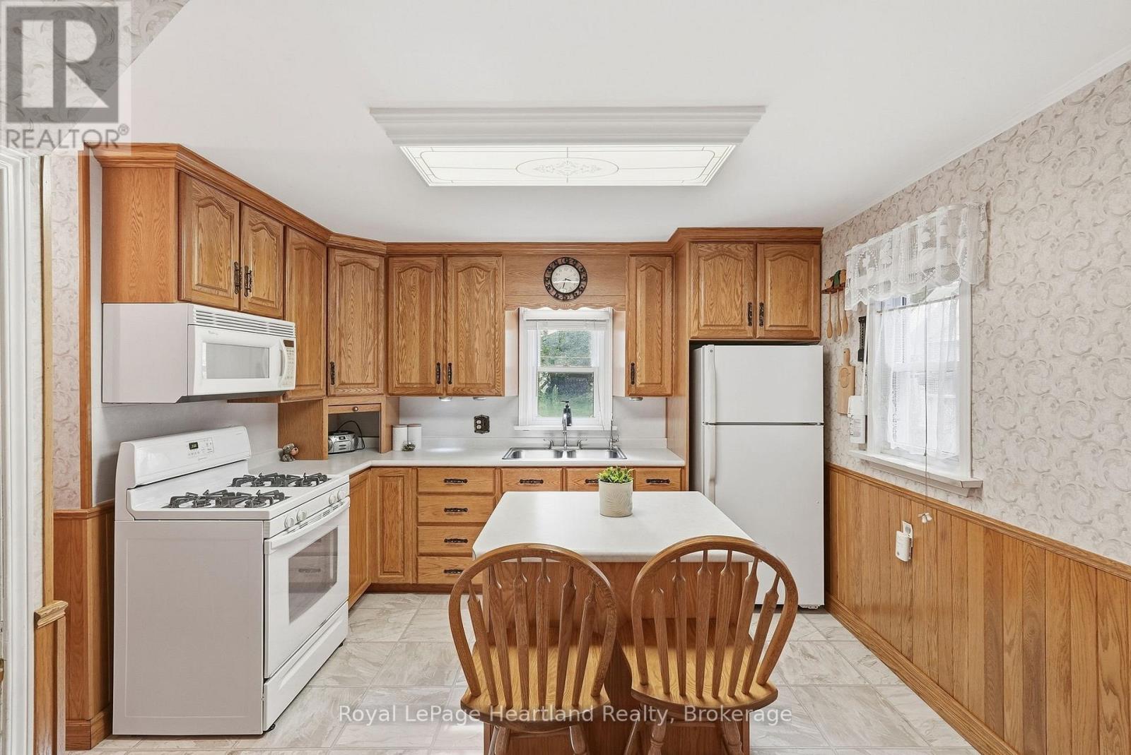 156 Queen Street S, Minto, ON