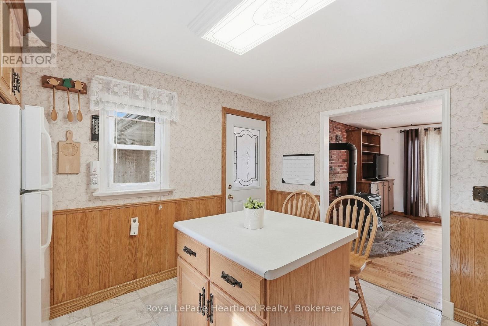 156 Queen Street S, Minto, ON