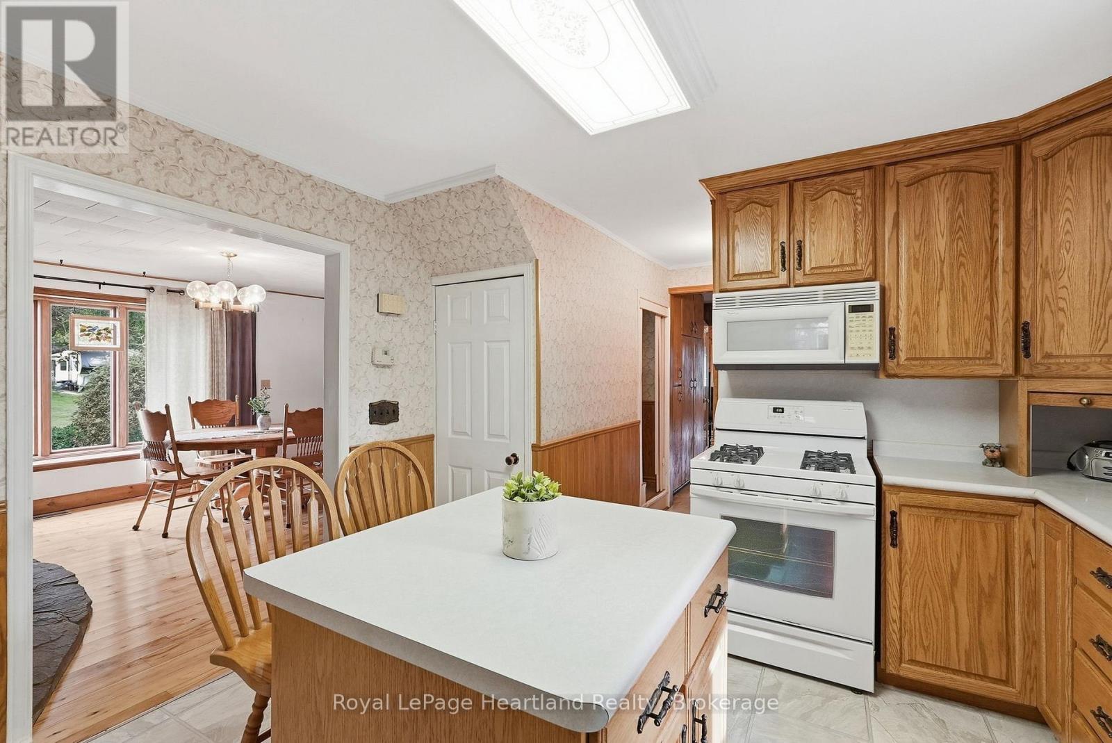 156 Queen Street S, Minto, ON