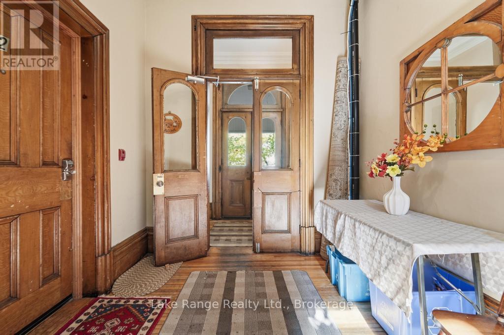 Entrance - 769 Princes Street, Kincardine, ON
