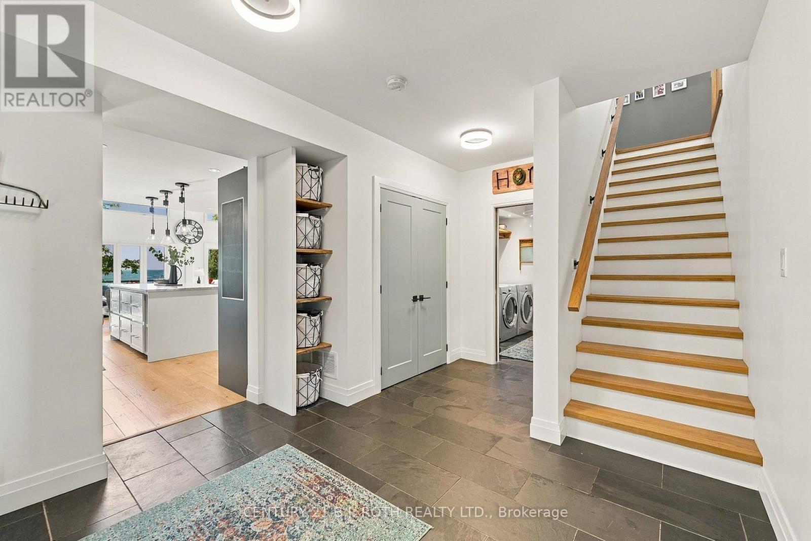 19 Stanley Avenue, Oro-Medonte, ON