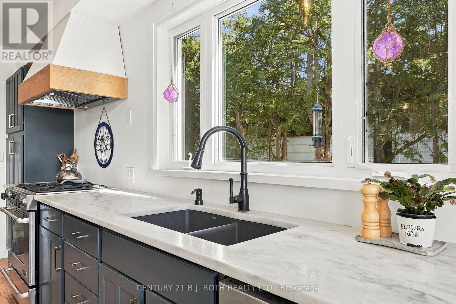 19 Stanley Avenue, Oro-Medonte, ON