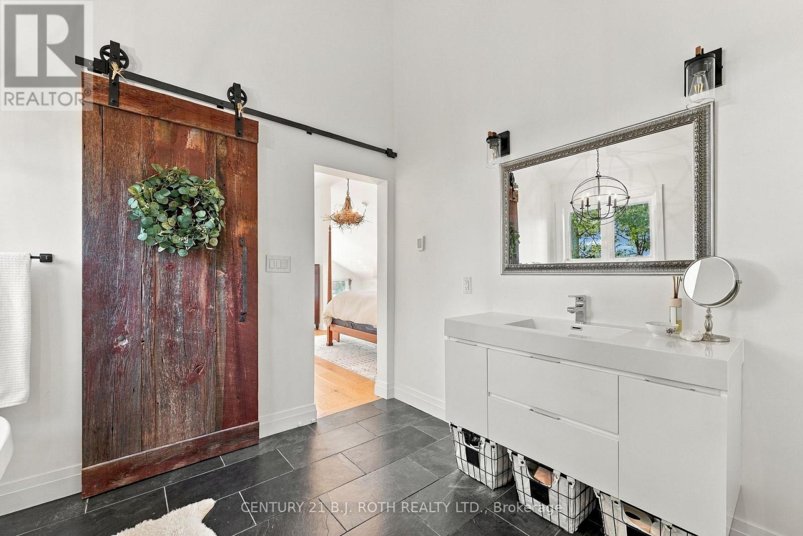 19 Stanley Avenue, Oro-Medonte, ON