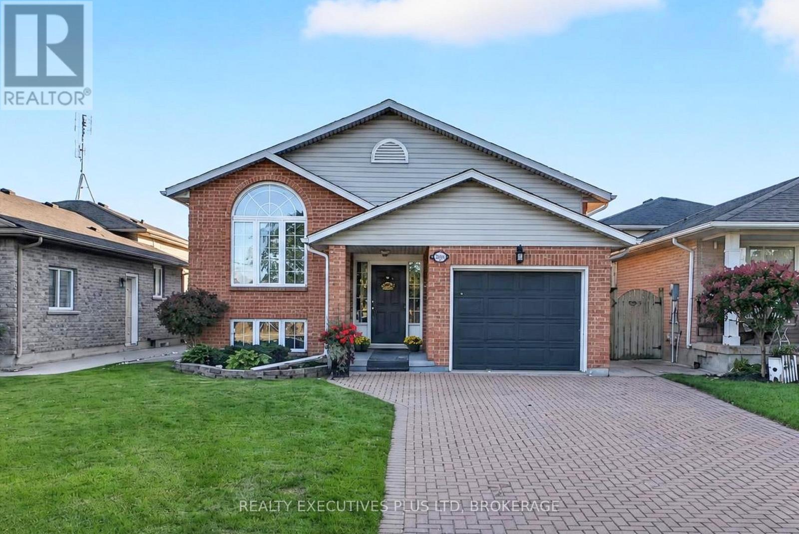7802 Sabine Drive, Niagara Falls (Ascot), ON
