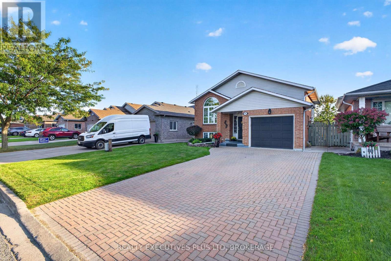 7802 Sabine Drive, Niagara Falls (Ascot), ON