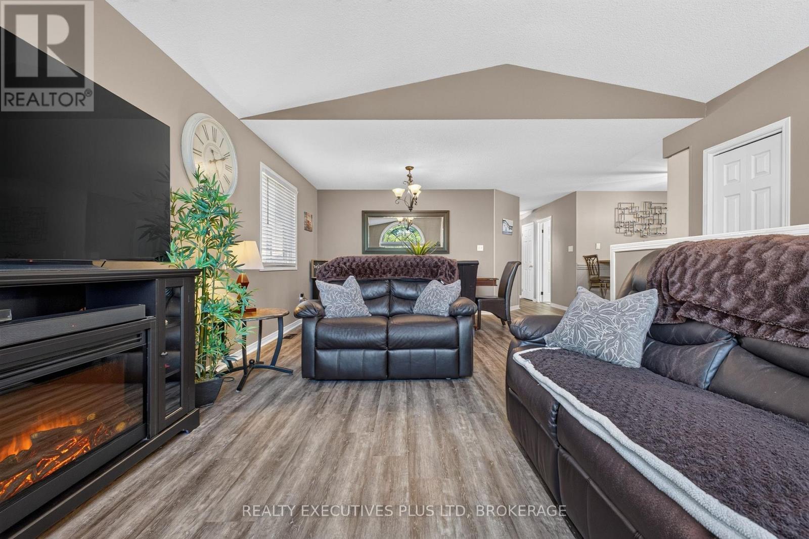 7802 Sabine Drive, Niagara Falls (Ascot), ON