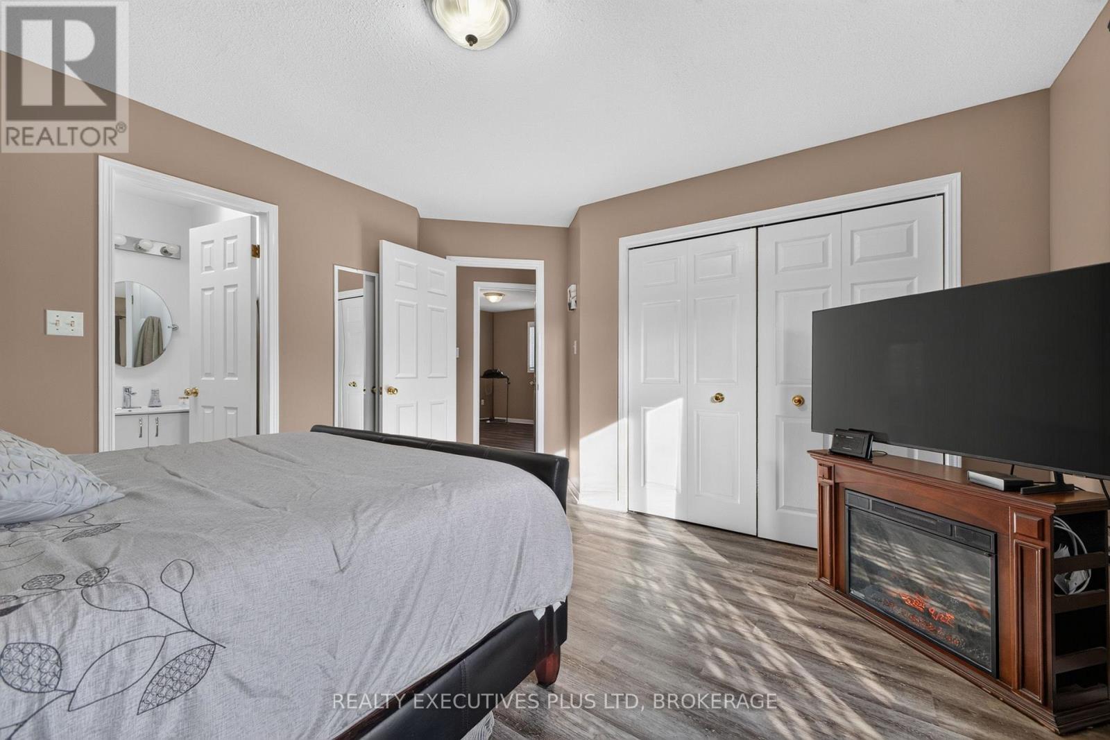 7802 Sabine Drive, Niagara Falls (Ascot), ON