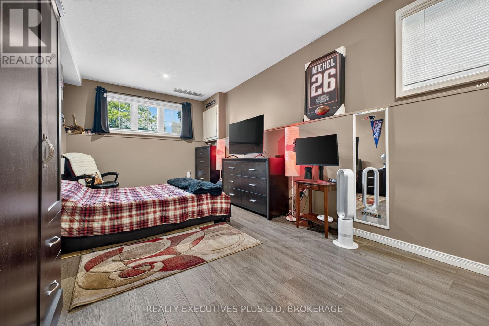 7802 Sabine Drive, Niagara Falls (Ascot), ON