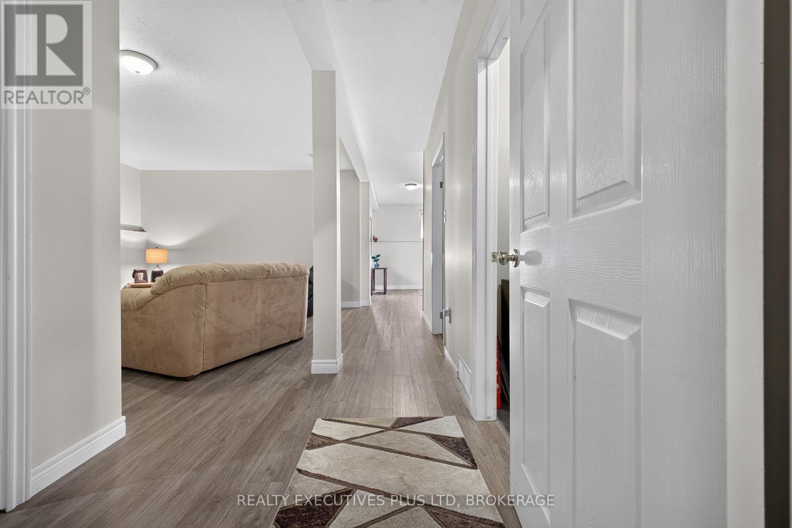 7802 Sabine Drive, Niagara Falls (Ascot), ON