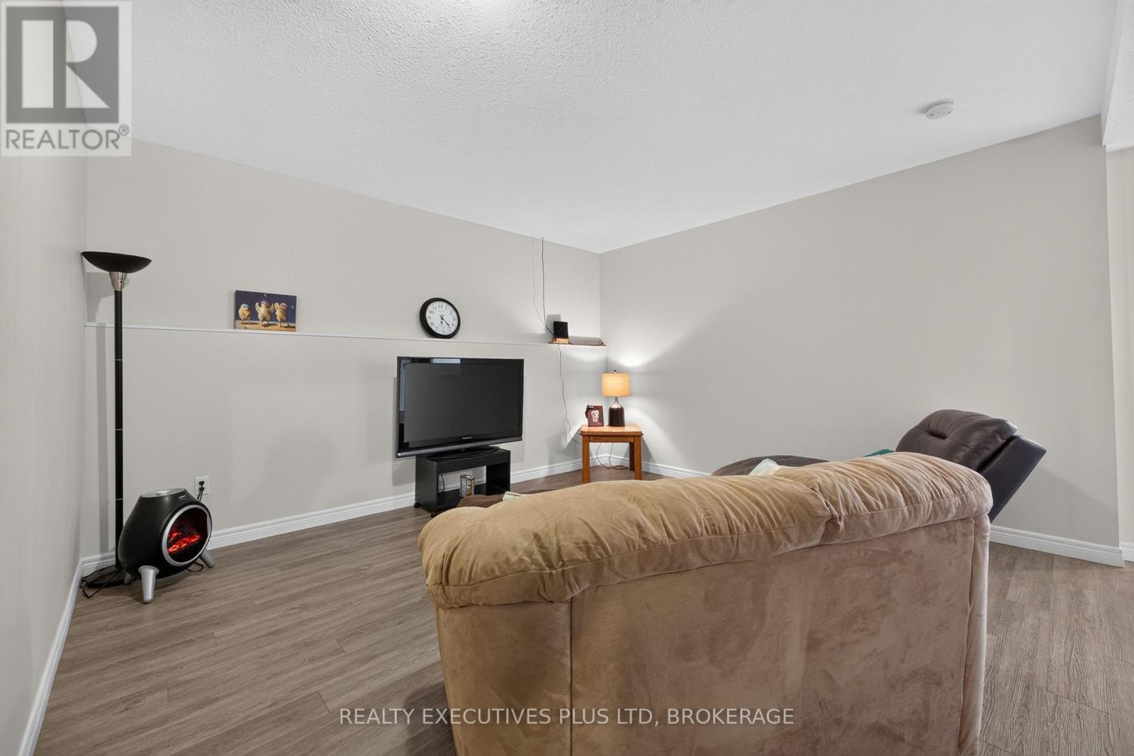 7802 Sabine Drive, Niagara Falls (Ascot), ON