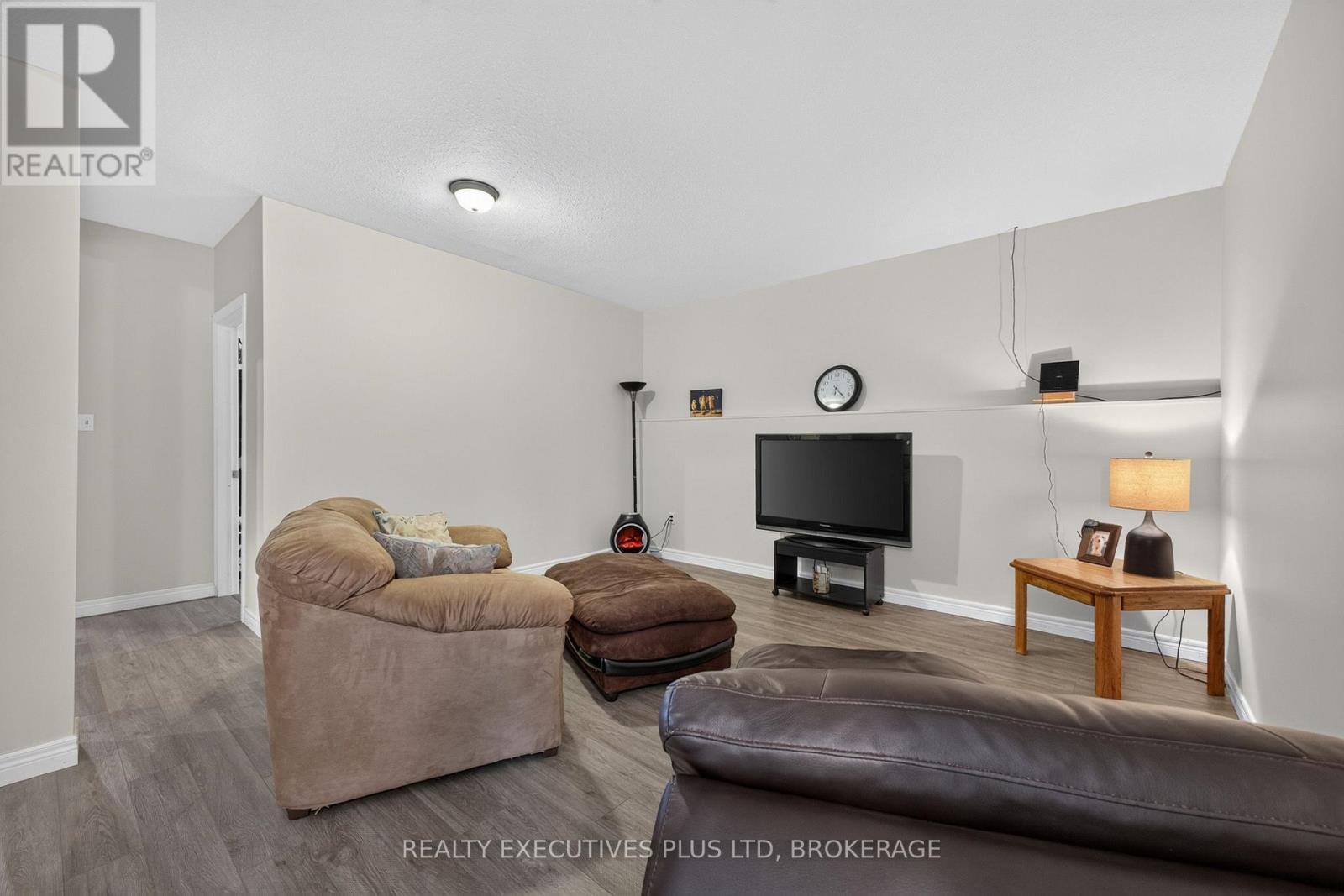 7802 Sabine Drive, Niagara Falls (Ascot), ON