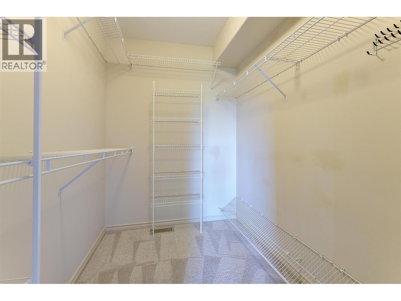 Walk in Closet - 2605 Copper Ridge Drive, West Kelowna, BC