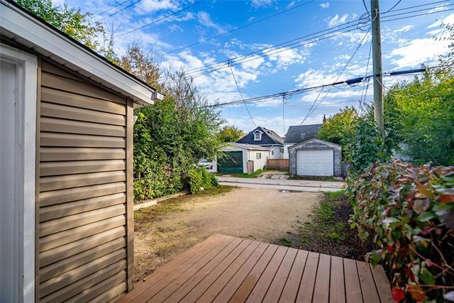472 Harbison Ave, Winnipeg, MB