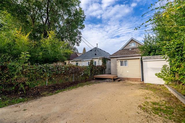 472 Harbison Ave, Winnipeg, MB