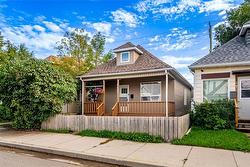 472 Harbison AVE Winnipeg, MB R2L 0A9