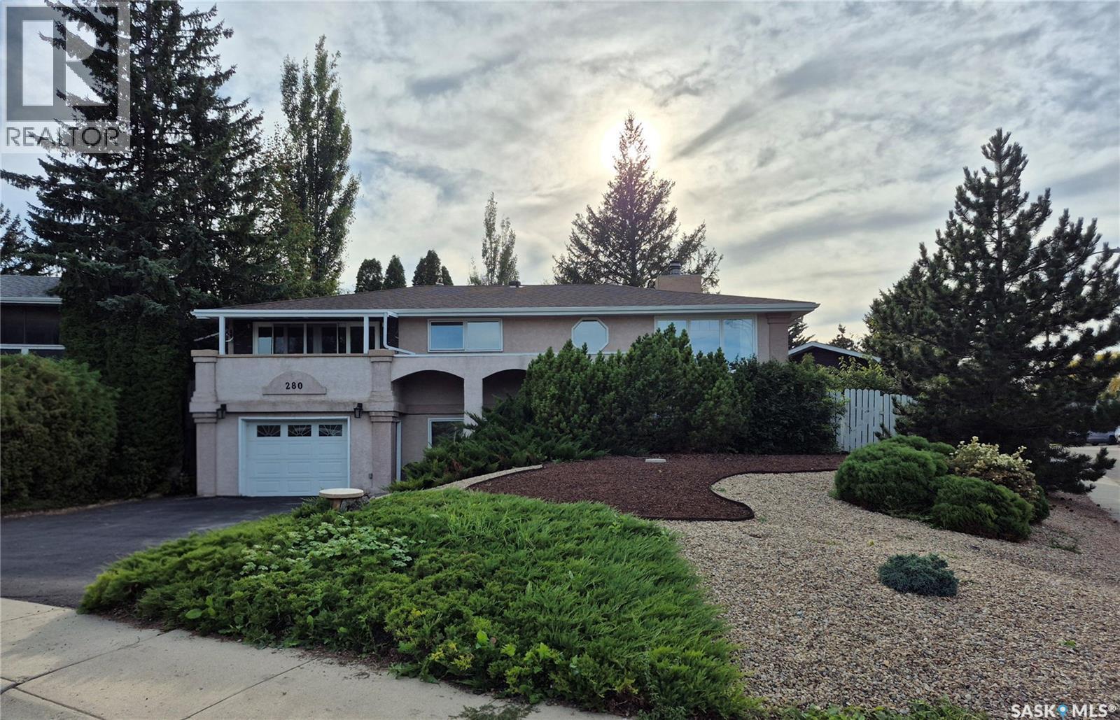 280 Hayes Drive, Swift Current, SK