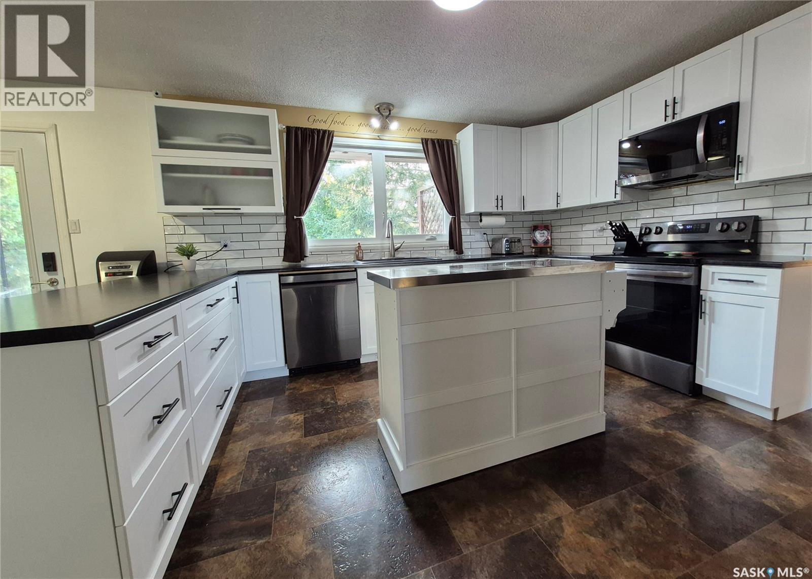 280 Hayes Drive, Swift Current, SK