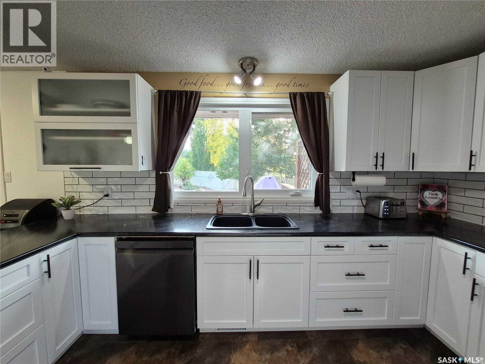 280 Hayes Drive, Swift Current, SK