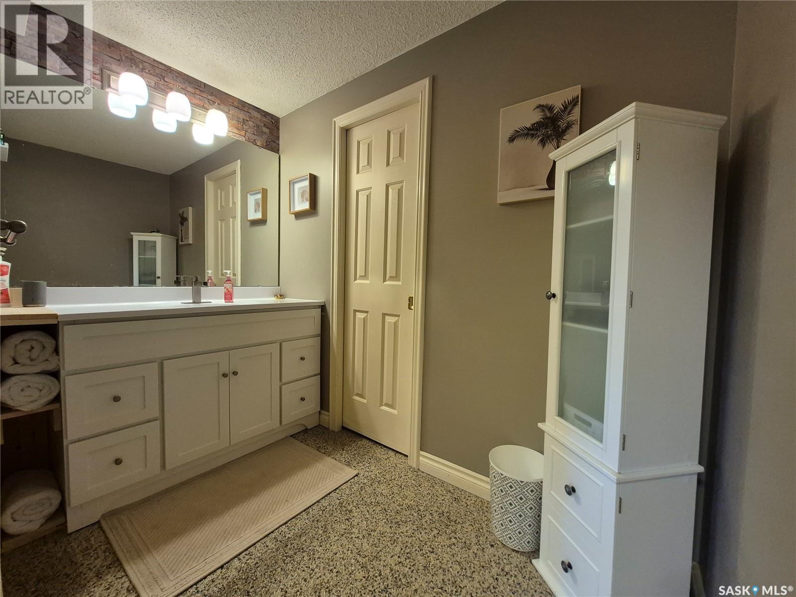280 Hayes Drive, Swift Current, SK