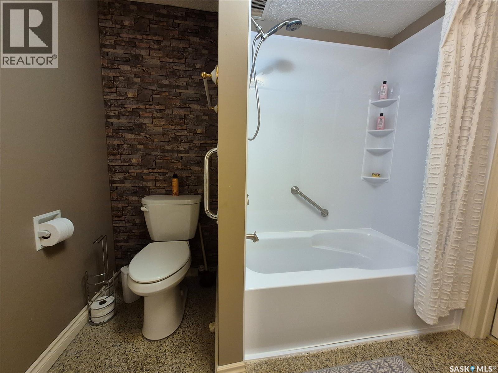280 Hayes Drive, Swift Current, SK