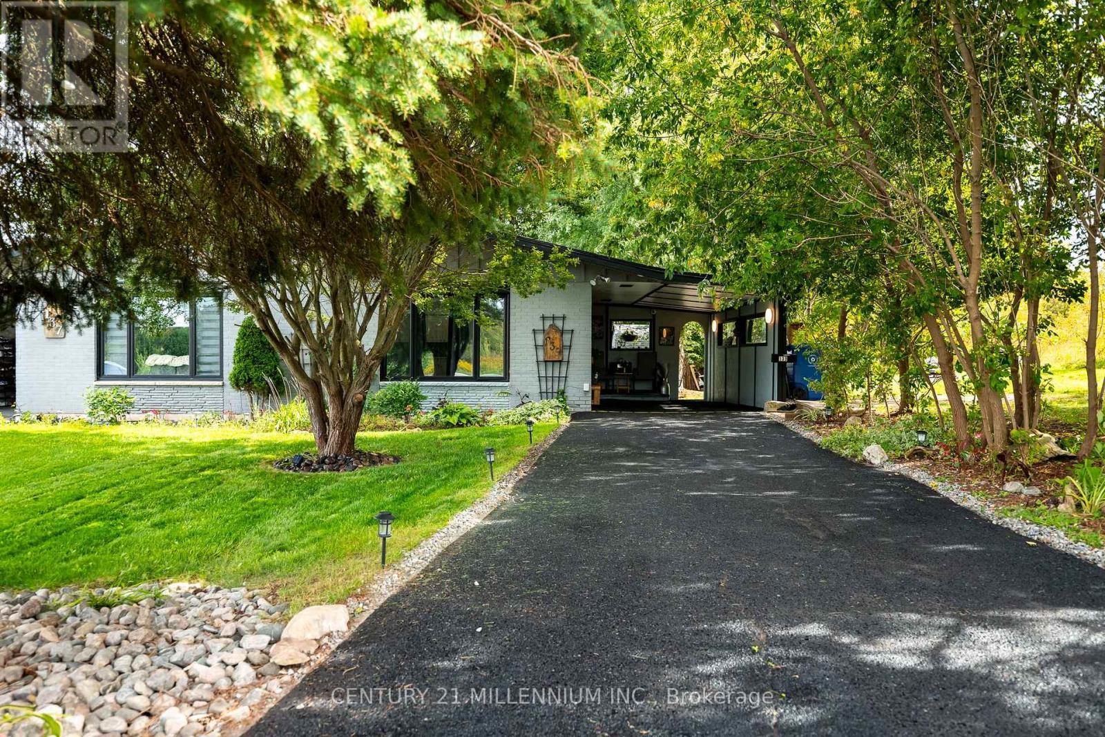 Paved driveway, parking for six - 139 Town Line, Orangeville, ON