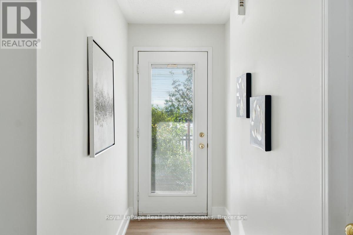 16 - 3975 Eglinton Avenue W, Mississauga, ON