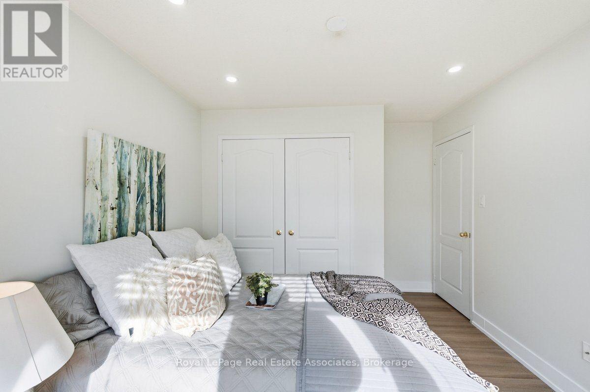 16 - 3975 Eglinton Avenue W, Mississauga, ON