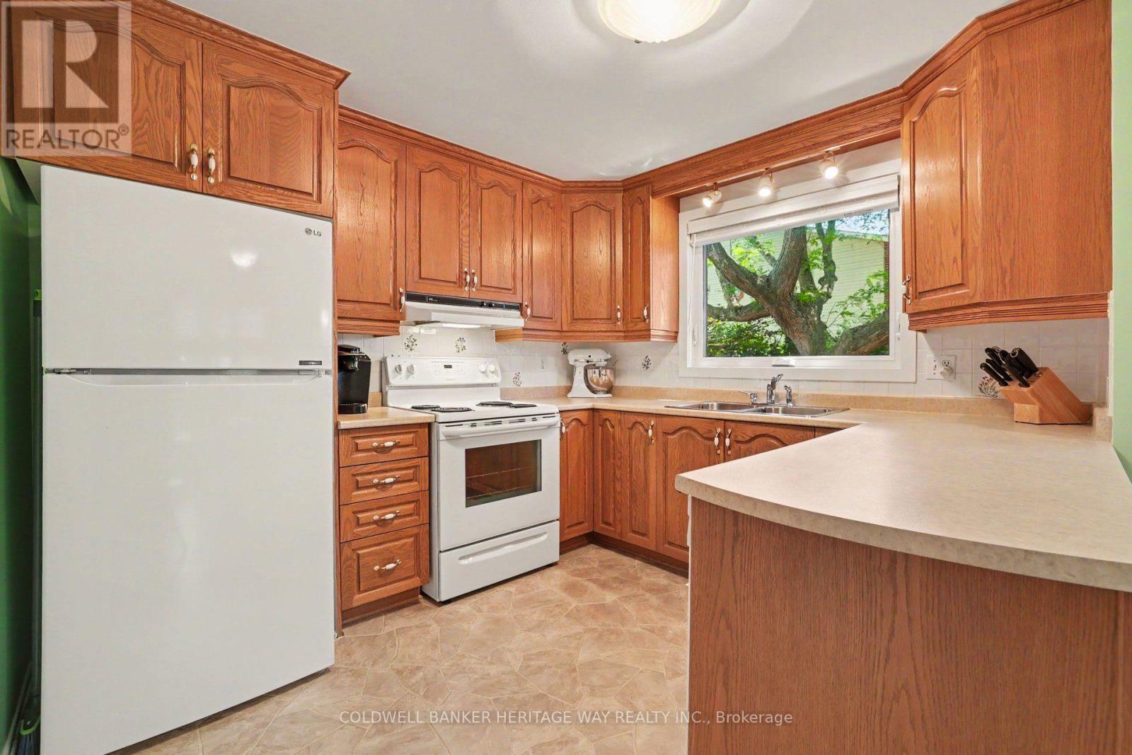 45 Shadetree Crescent, Ottawa, ON