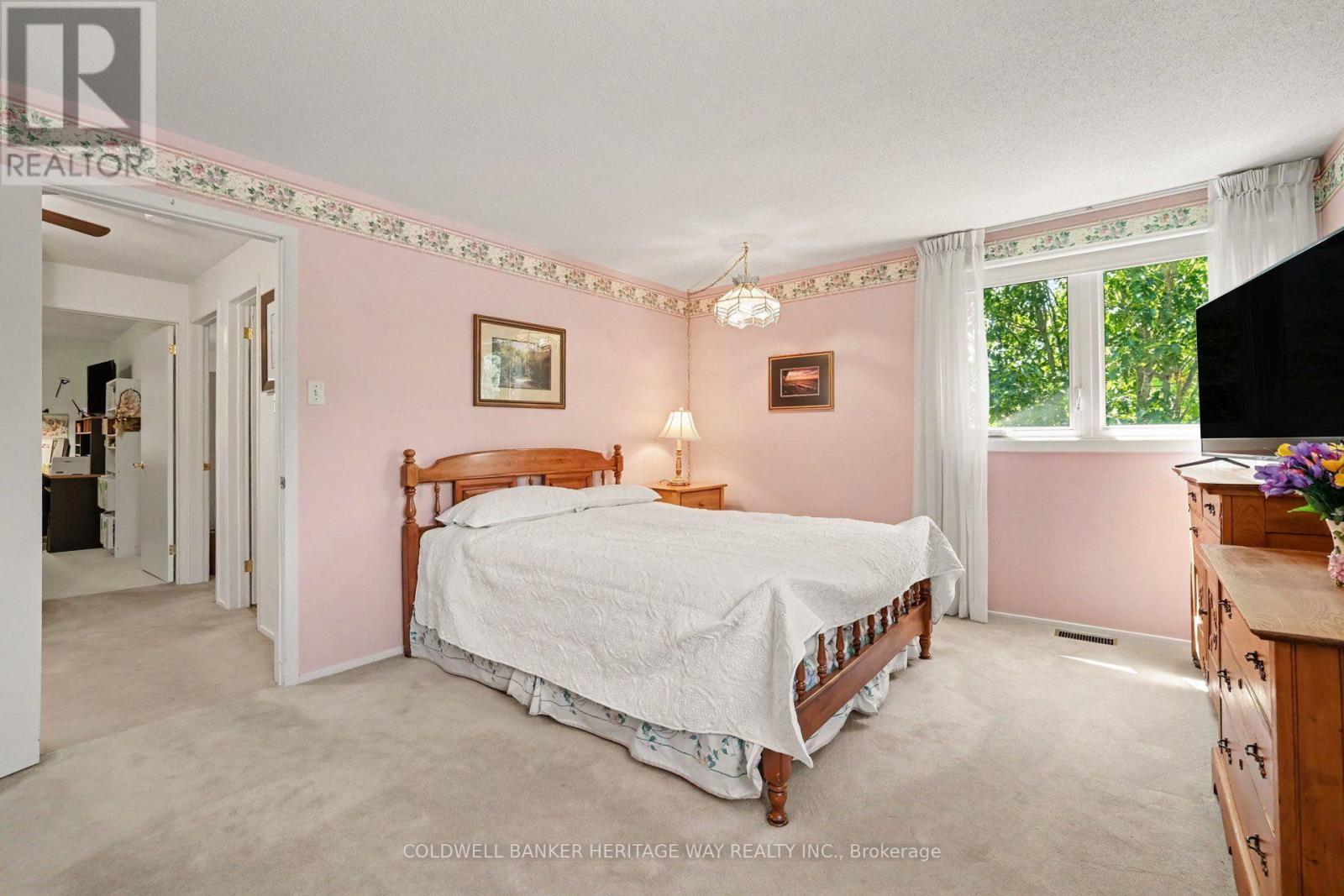 45 Shadetree Crescent, Ottawa, ON
