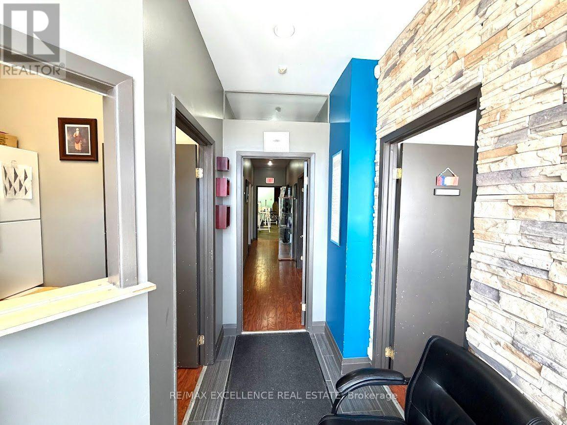 2 - 4025 Brandon Gate Drive, Mississauga, ON