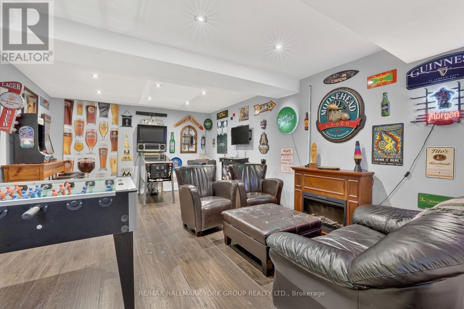 669 Kingsmere Avenue, Newmarket, ON