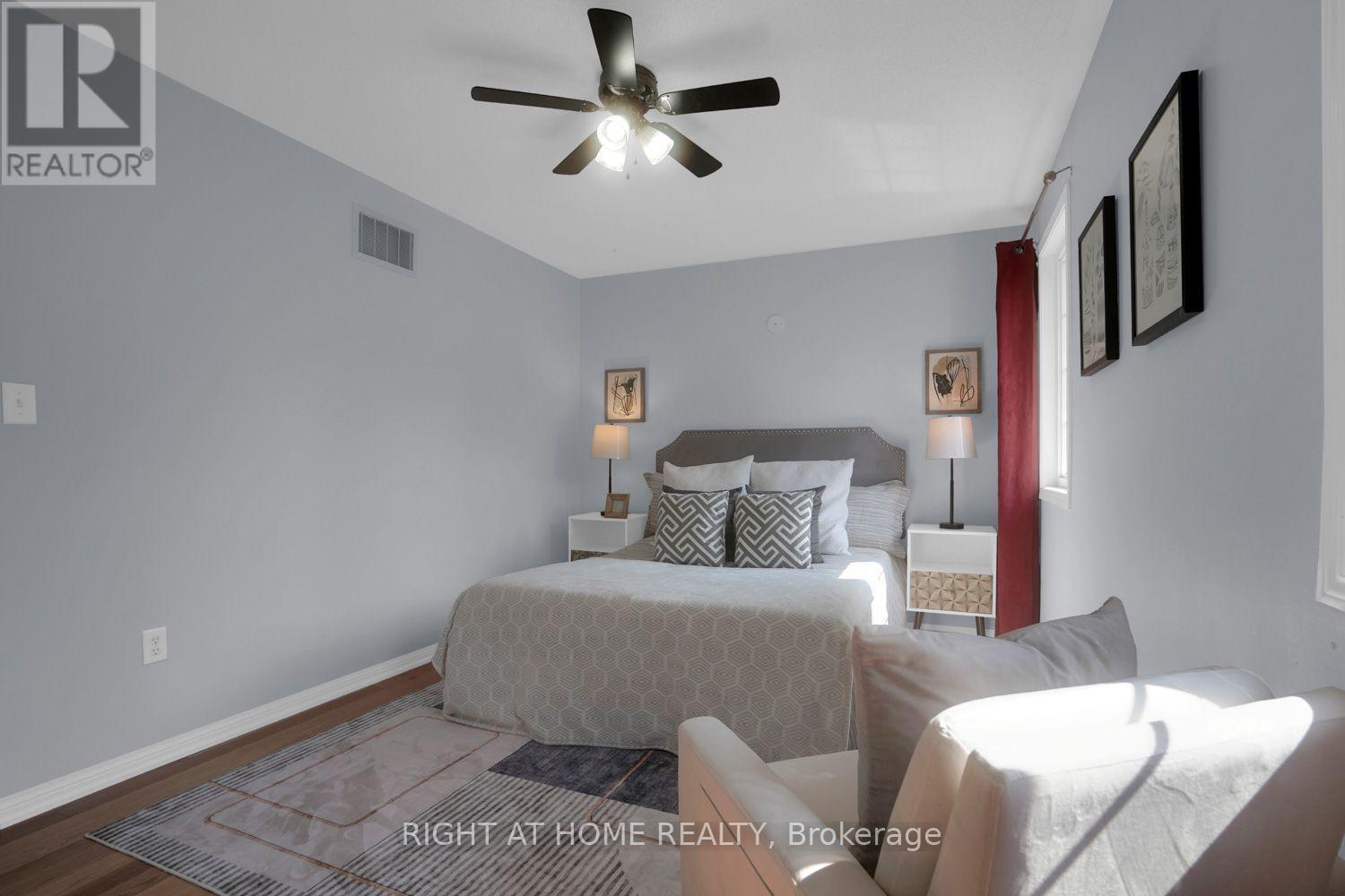 Primary bedroom sitting area - 84 Dougherty Crescent, Whitchurch-Stouffville, ON