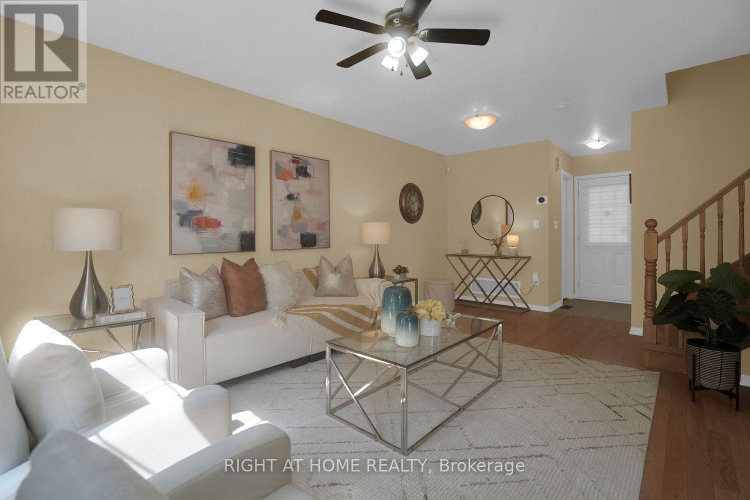 Spacious, light-filled living area - 84 Dougherty Crescent, Whitchurch-Stouffville, ON