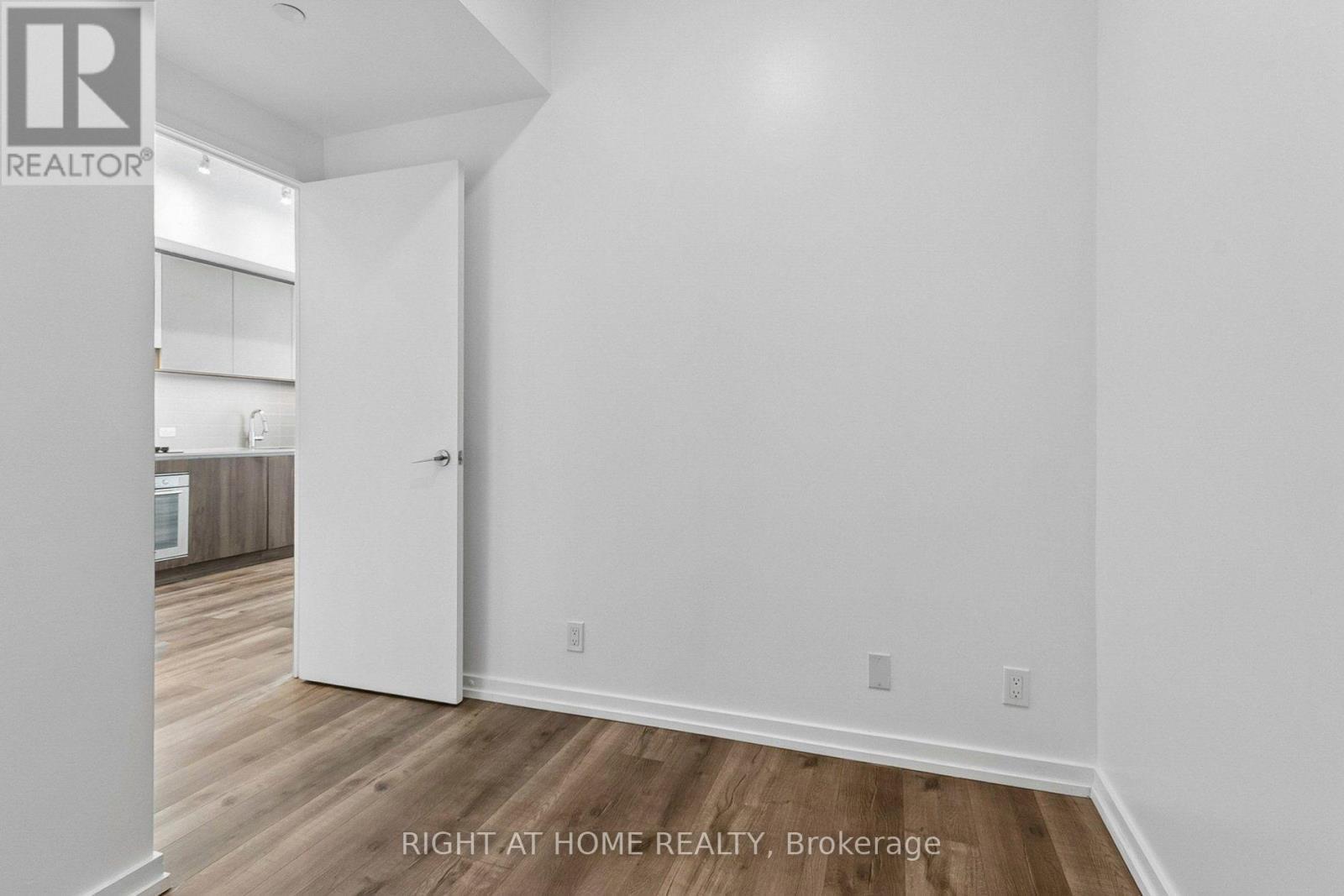 1705 - 7890 Jane Street, Vaughan, ON