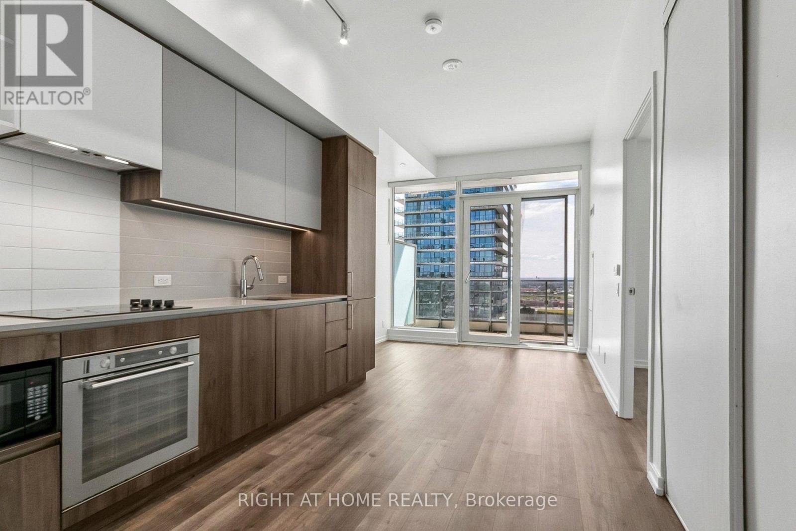 1705 - 7890 Jane Street, Vaughan, ON