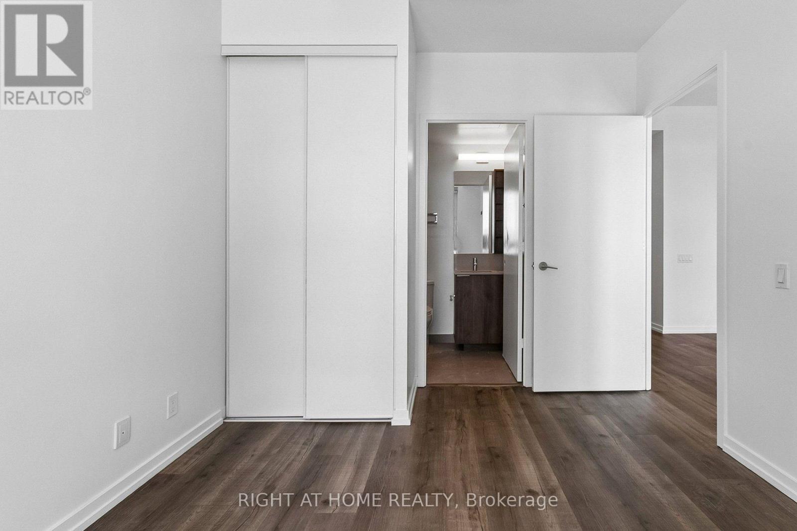 1705 - 7890 Jane Street, Vaughan, ON