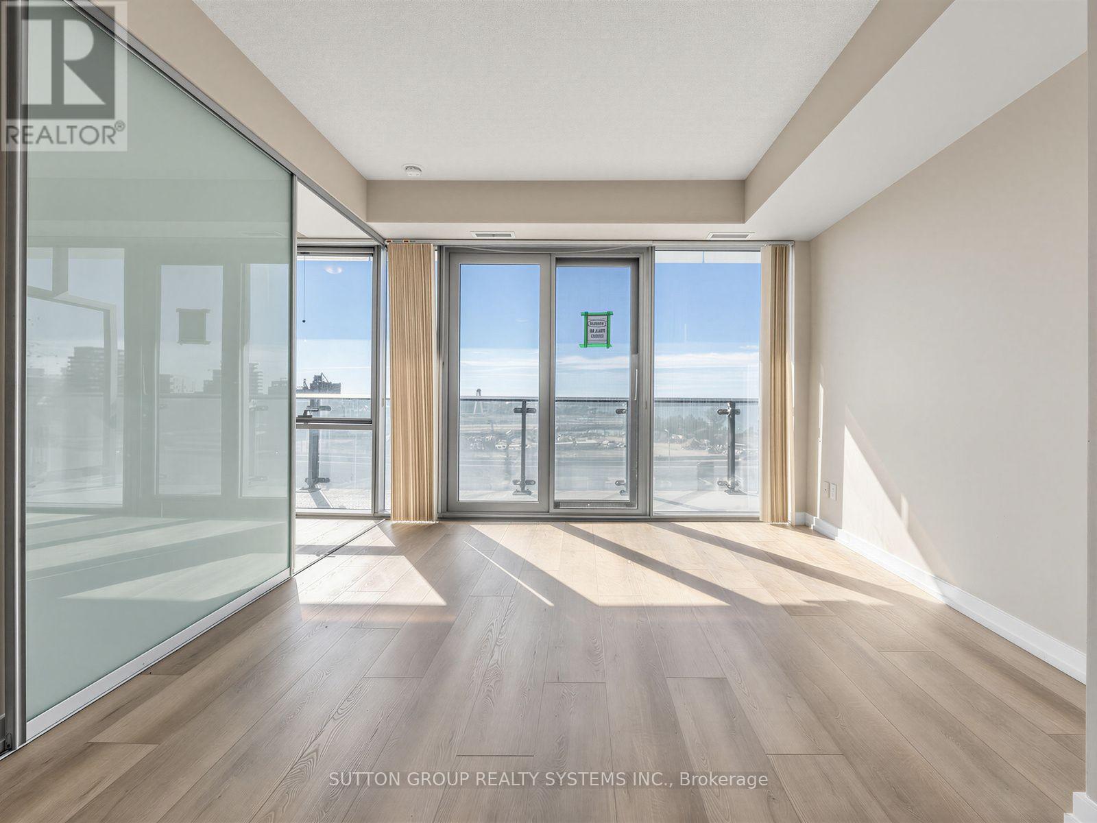 907 - 70 Distillery Lane, Toronto, ON