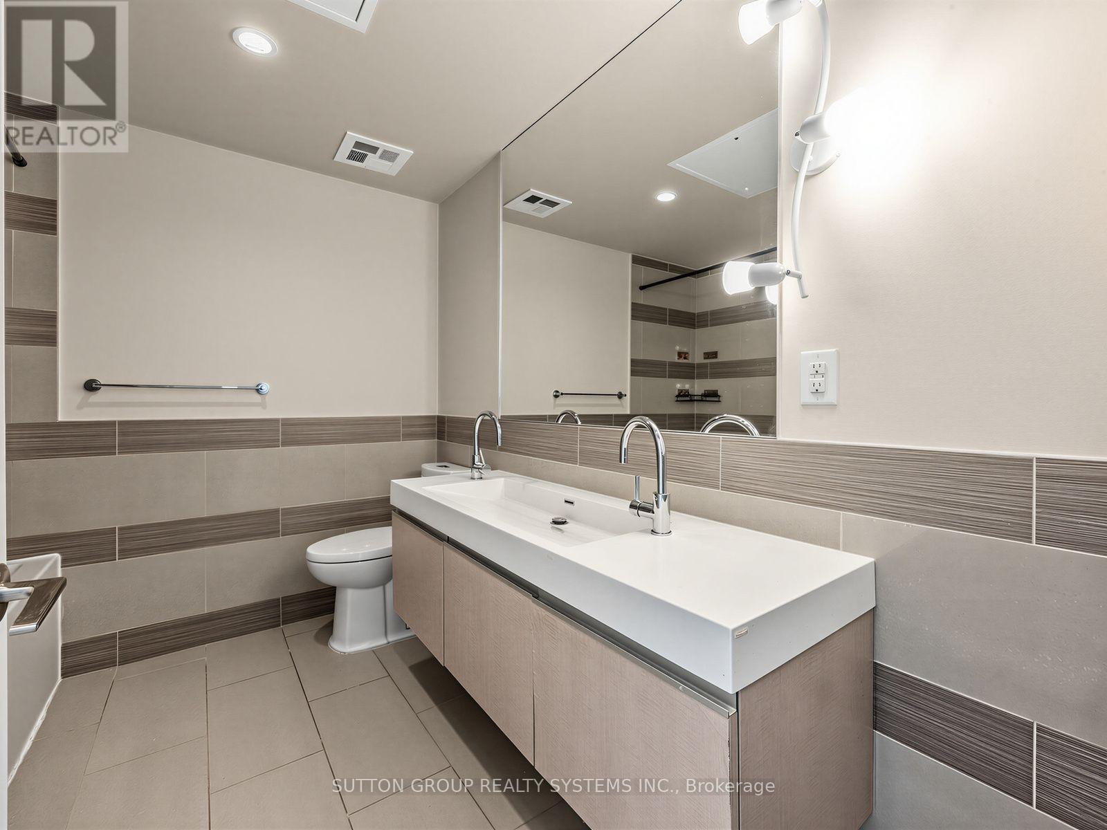 907 - 70 Distillery Lane, Toronto, ON
