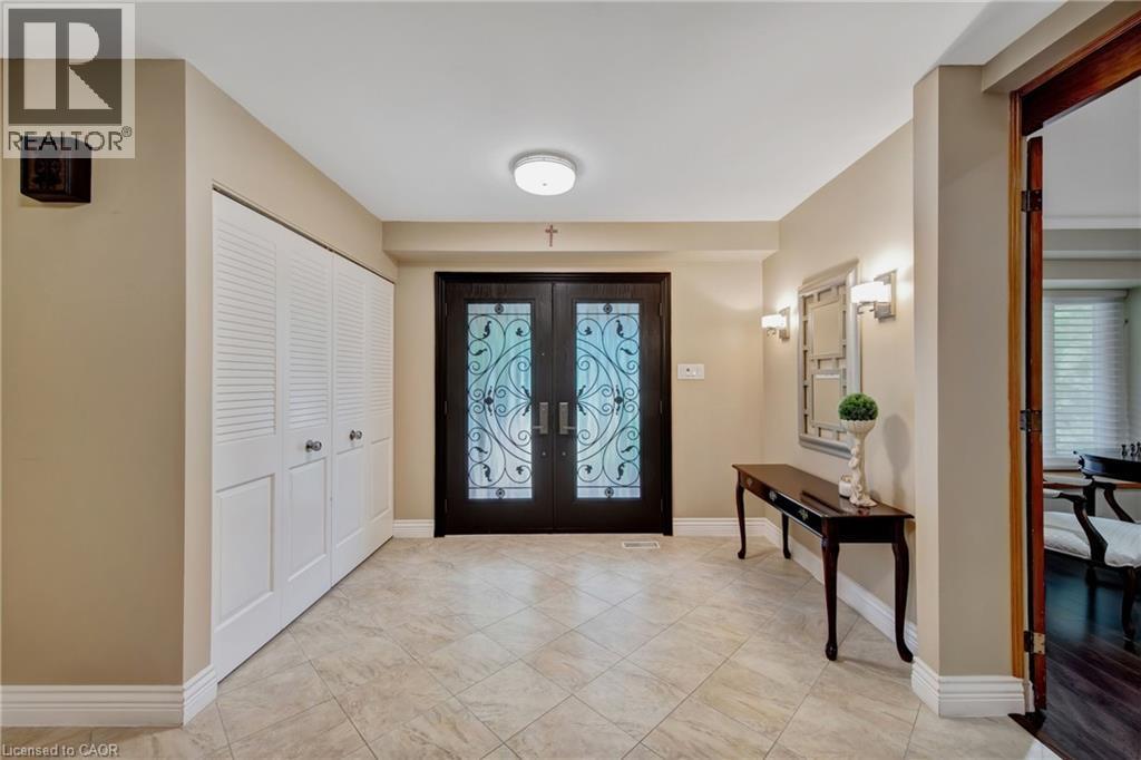 2284 Mansfield Drive, Burlington, ON