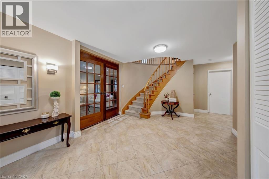 2284 Mansfield Drive, Burlington, ON