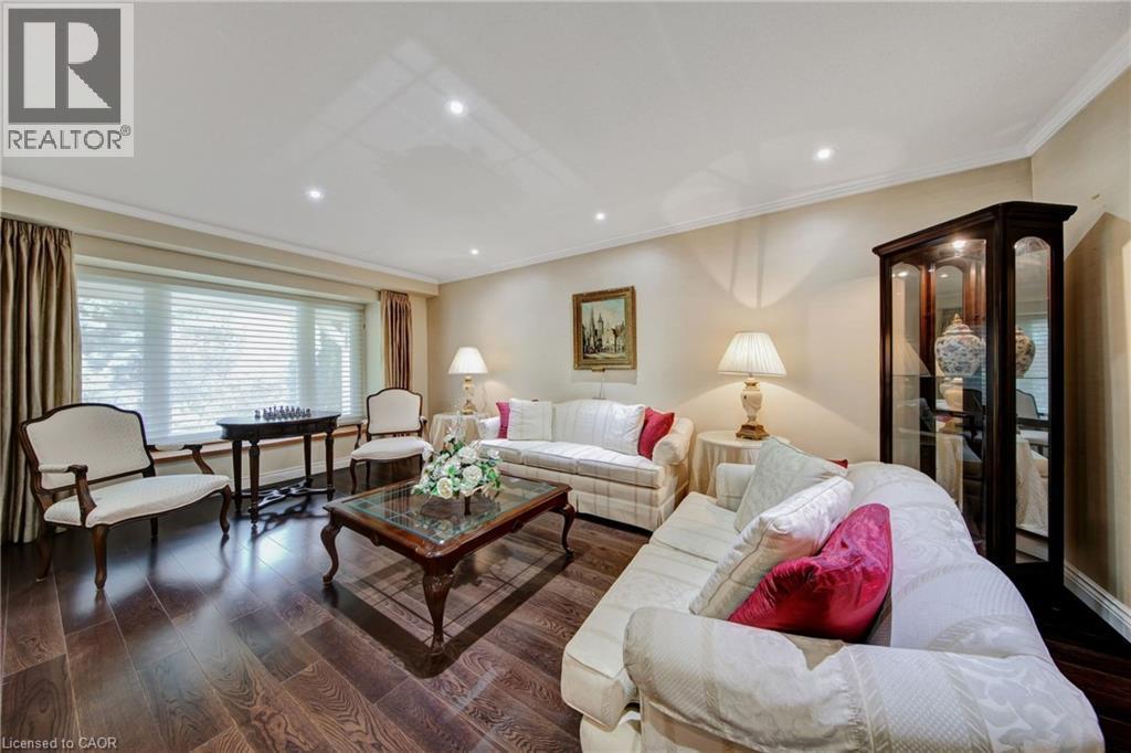 2284 Mansfield Drive, Burlington, ON