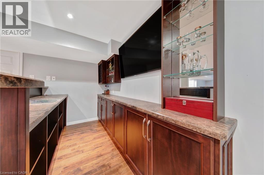2284 Mansfield Drive, Burlington, ON