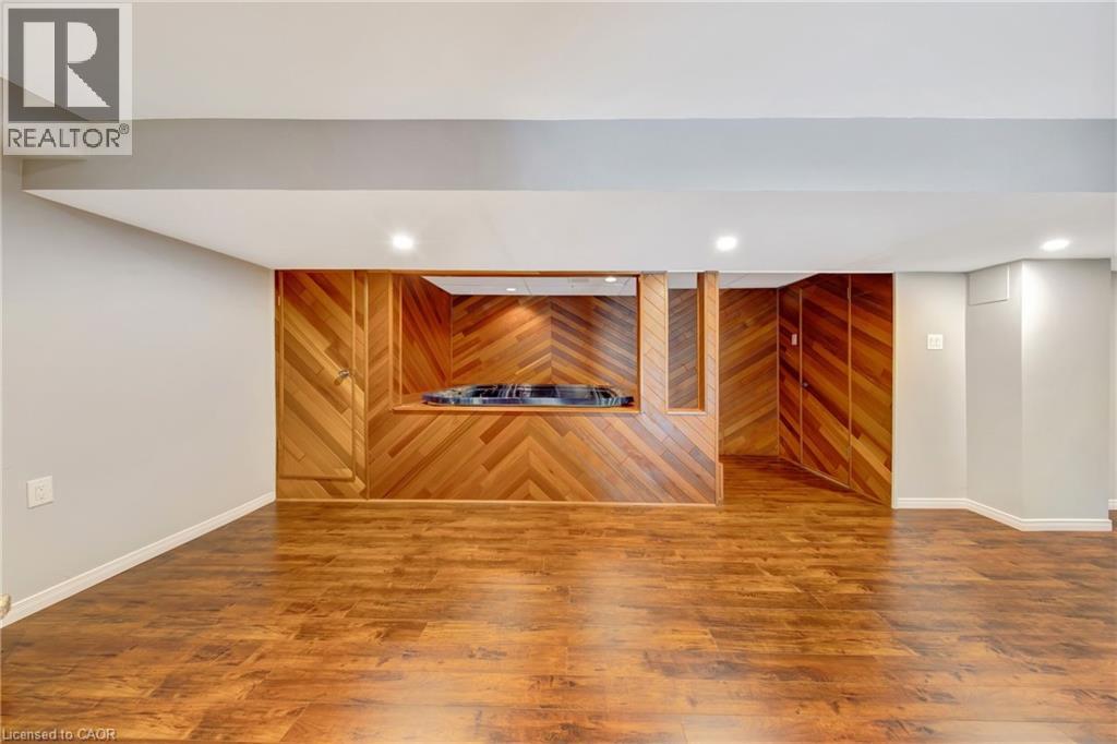 2284 Mansfield Drive, Burlington, ON