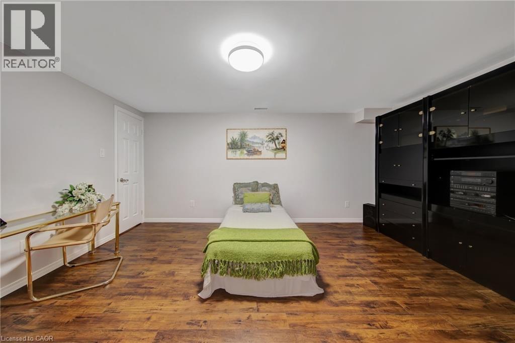 2284 Mansfield Drive, Burlington, ON