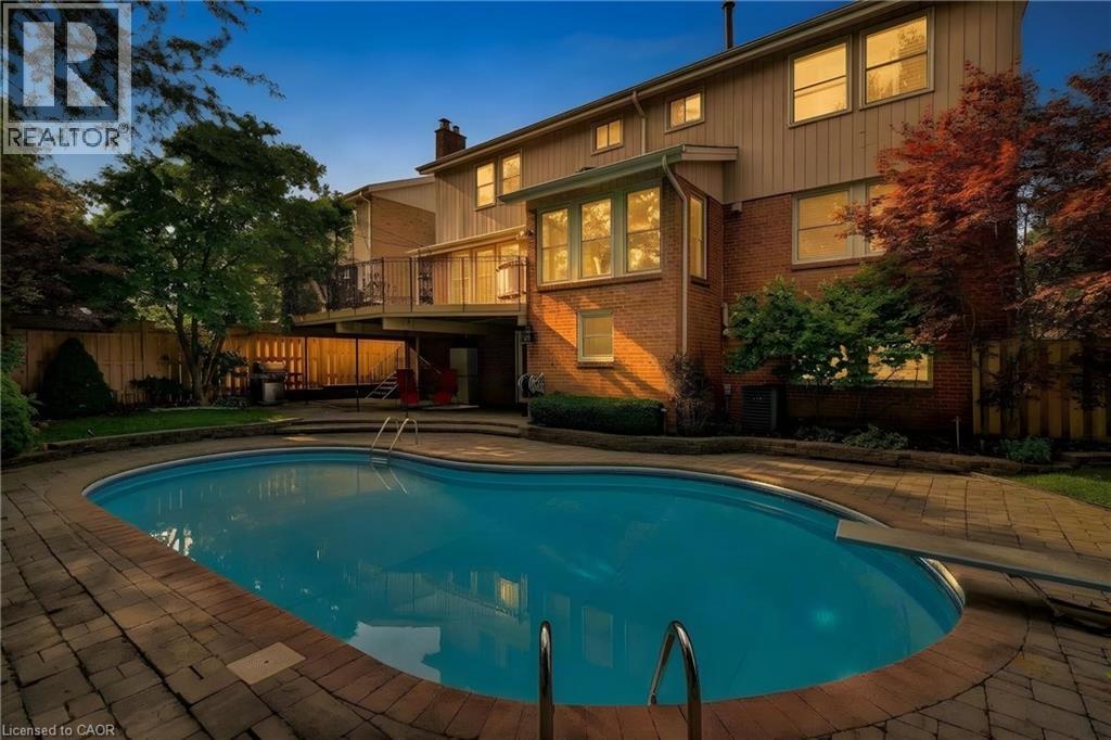 2284 Mansfield Drive, Burlington, ON