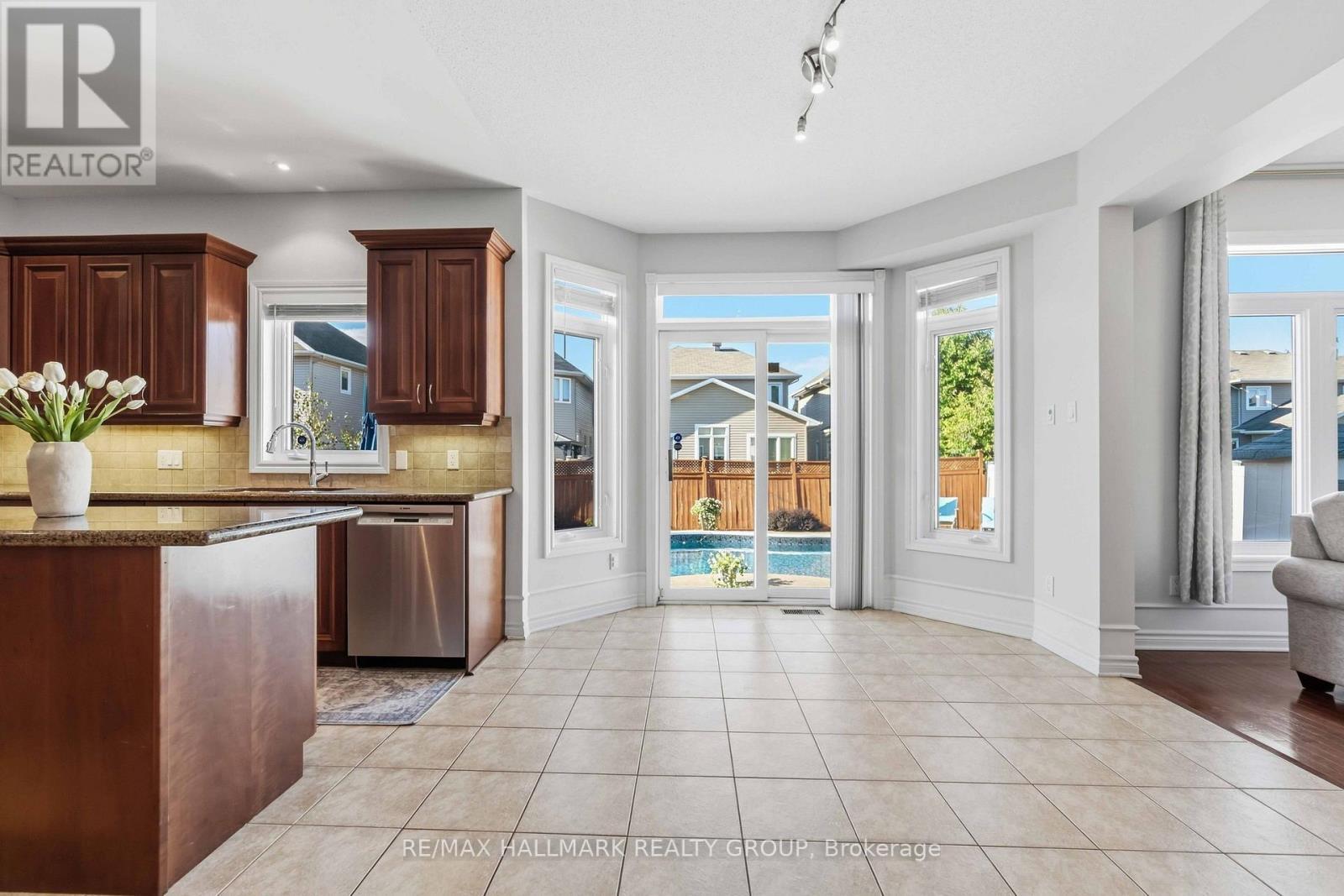 212 Janet Way, Ottawa, ON