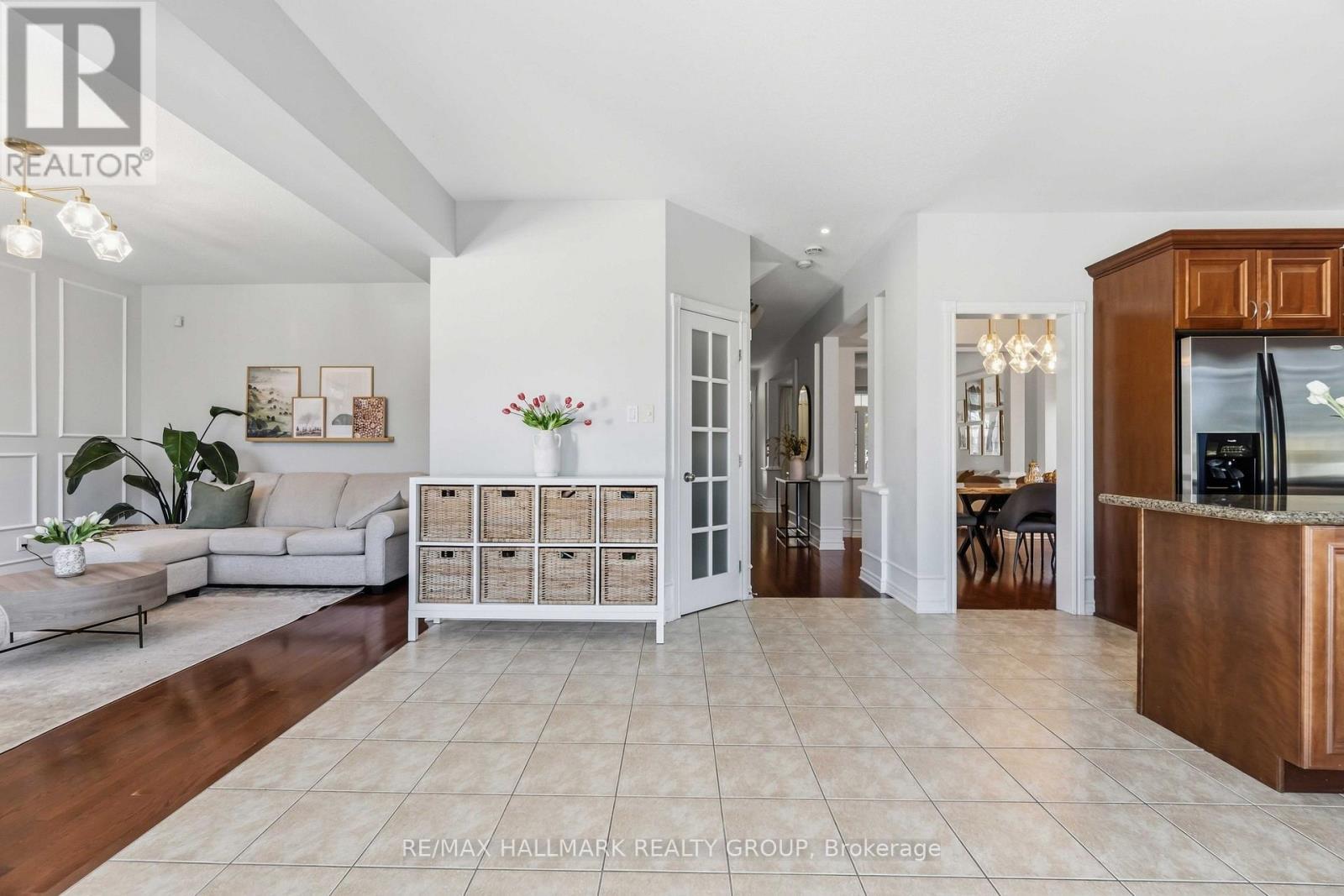212 Janet Way, Ottawa, ON